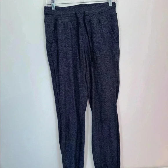 Lululemon Ready to Rulu Jogger 29”
Heathered Raceway Grey / Black size 6 - Picture 3 of 13